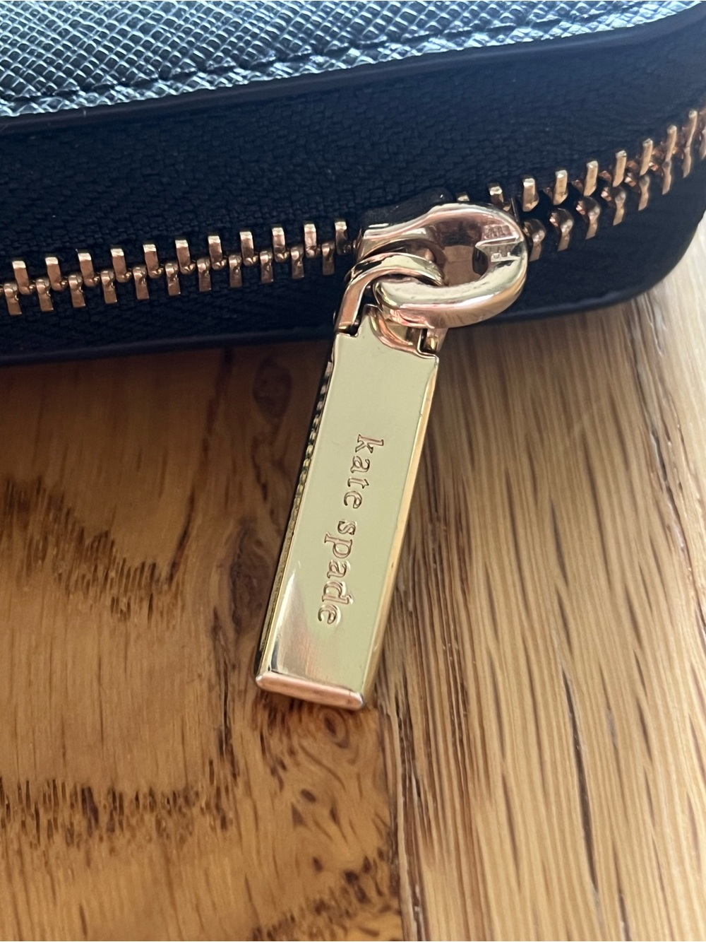 kate spade black zip-around saffiano wallet with gold logo - Picture 3 of 5